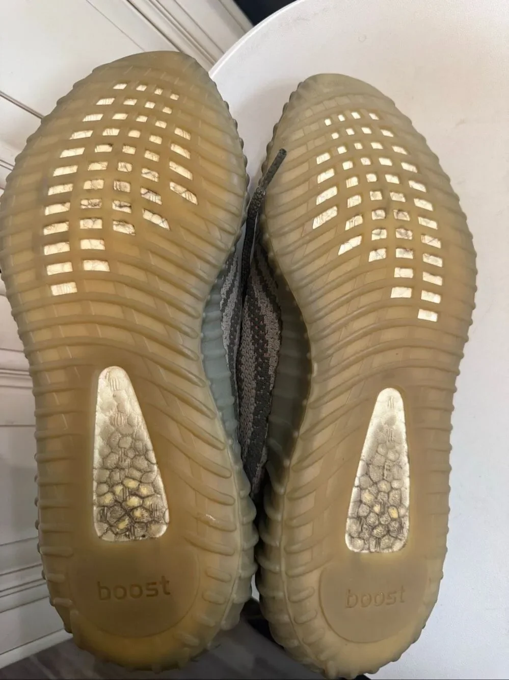 Adidas Men's Yeezy Boost 350 V2 Beluga BB1826 Primeknit Sneaker Gray Size 11